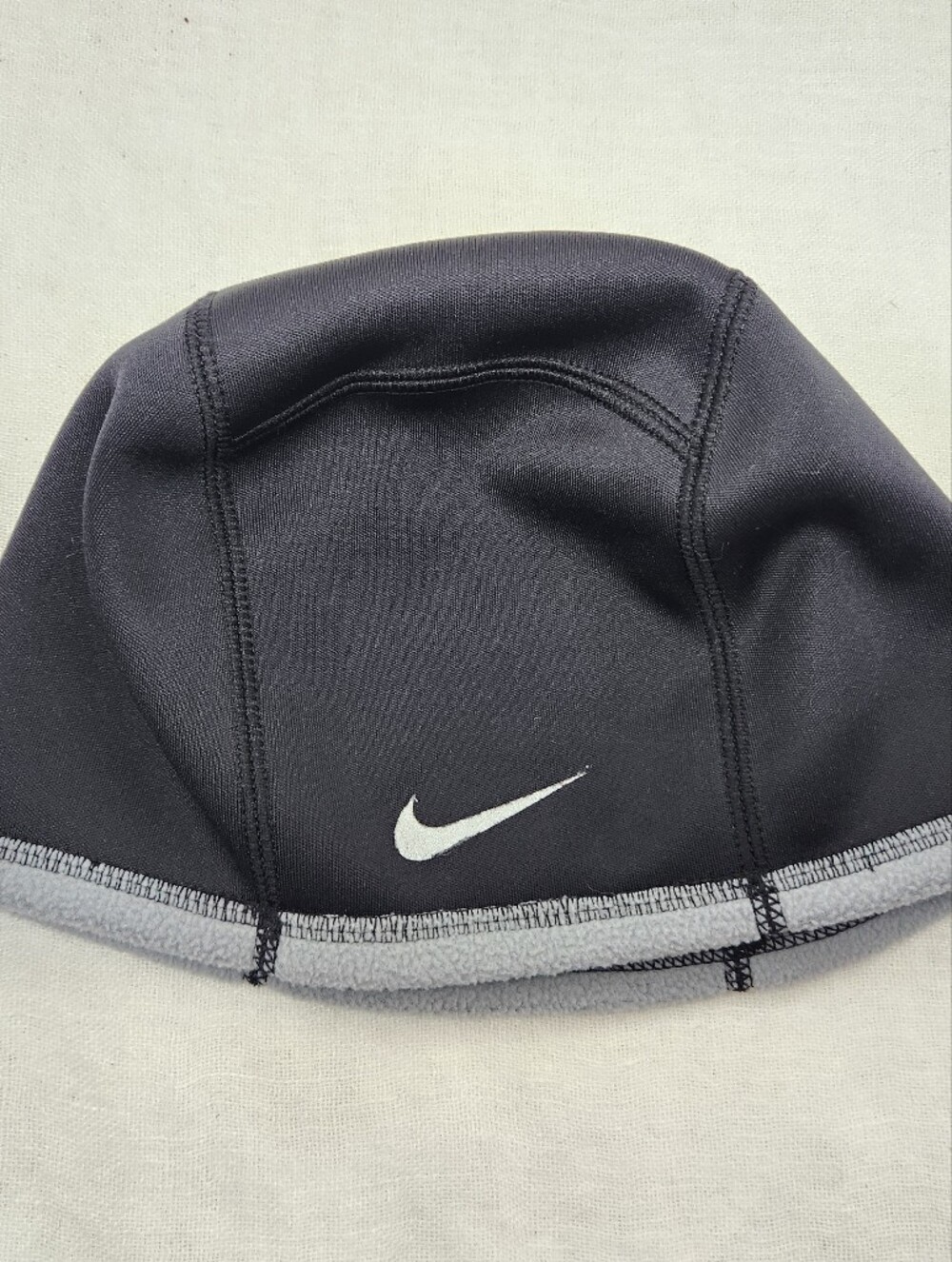 Nike FIT Women's Running Fleece Ponytail Beanie Hat